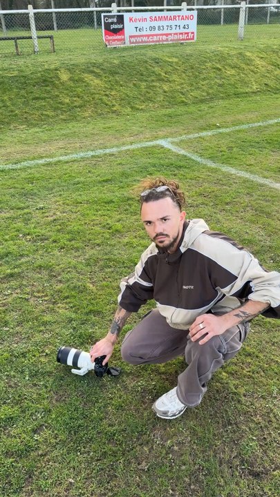 Une seule contrainte, ne pas dire un seul mot à la modèle pendant tout le shooting, voilà ce que ça a donné. 😂