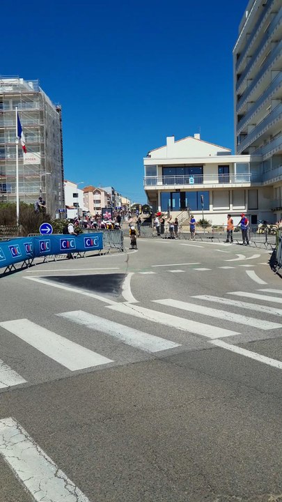 L'arrivée des féminines aux Sables-d'Olonne pour le Région Pays de la Loire Tour