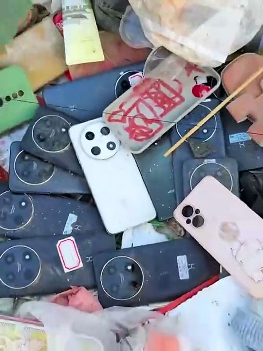 Wow great many big camera phones  #foundphone #iphones #restoration #oldphone #bigcameraphone #reels