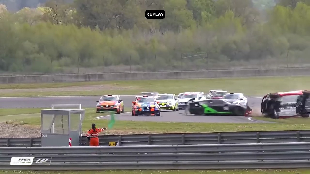 TC France 2026 Nogaro Race 1 Start Henry Flips