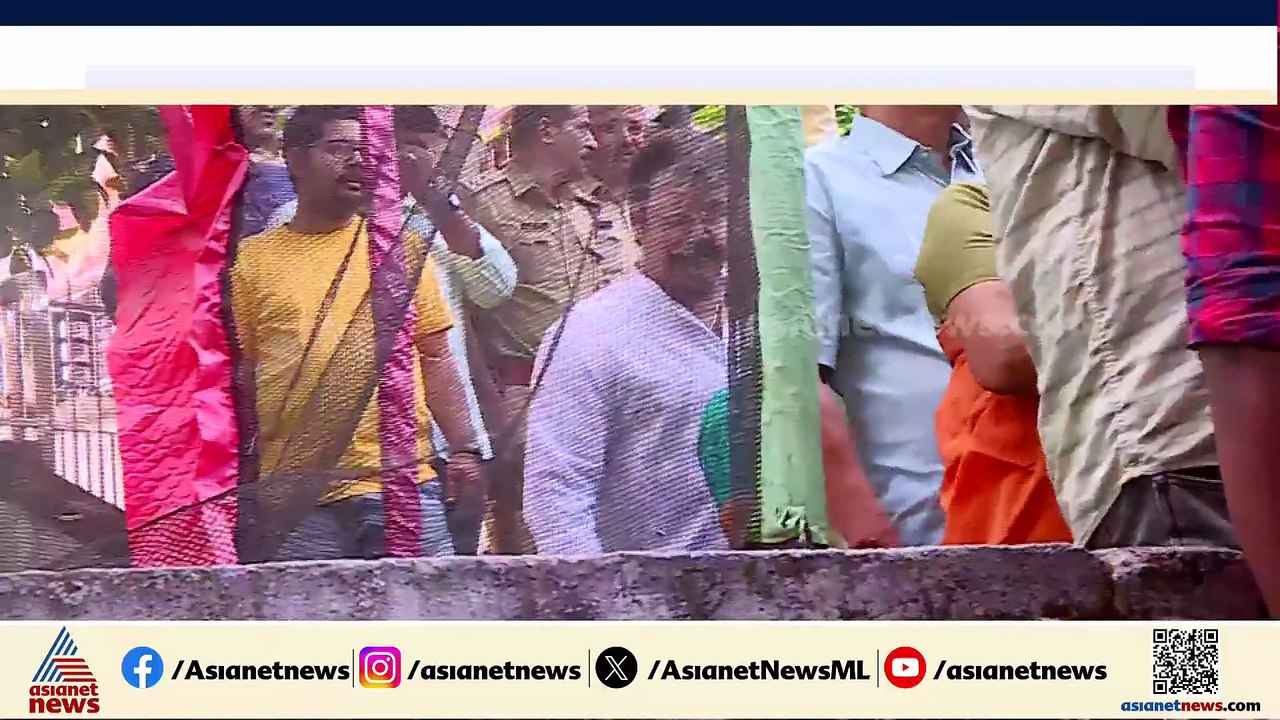 ക്യൂവിൽ ഇടം പിടിച്ച് മോഹൻലാൽ; വോട്ട് ചെയ്യുന്നത് കടുത്ത പോരാട്ടം നടക്കുന്ന നേമം മണ്ഡലത്തിൽ