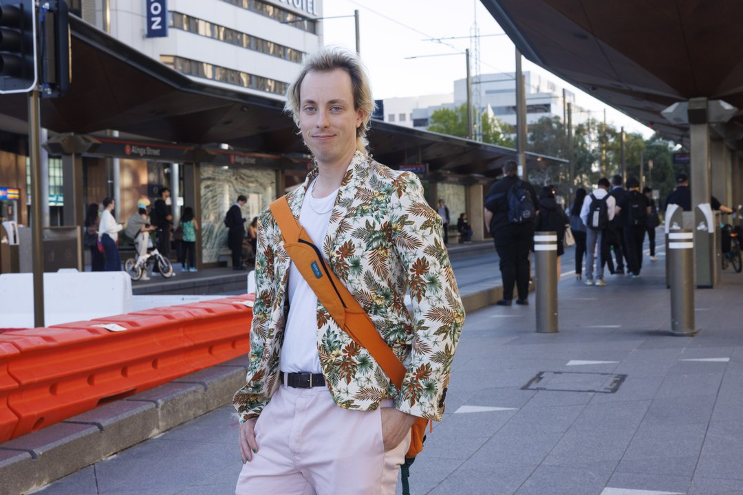 Light Rail Vox Pop Vert