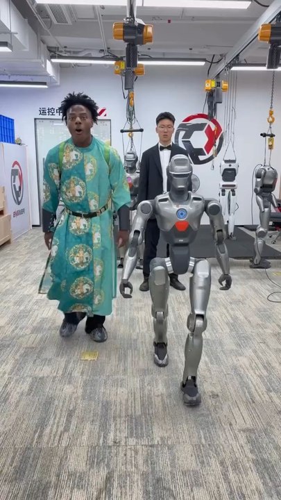 robot 🤖 VS yuman