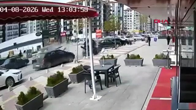 Epilepsi krizi geçiren sürücü ortalığı savaş yerine çevirdi