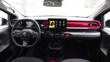 Renault Twingo E-Tech electric - Techno version in Absolute red Interior Design