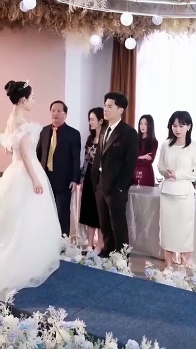 She Eloped With a Waiter and Was Mocked Not Knowing He Was the Worlds Richest CEO Who Spoiled Her - Chinese drama
