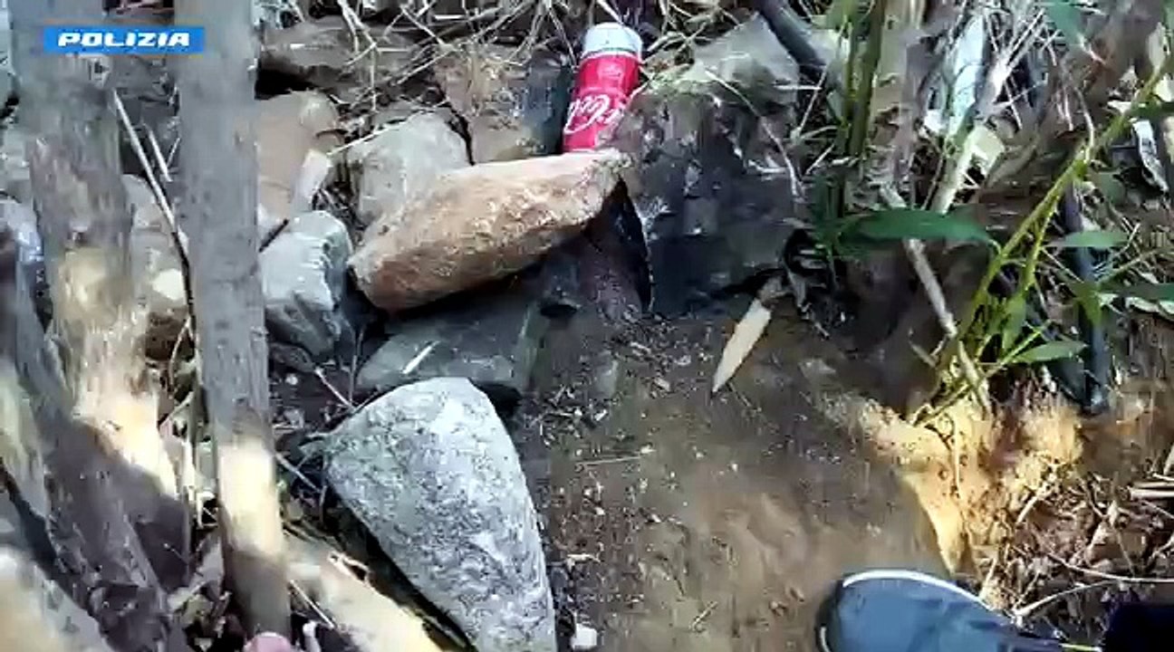 Capoterra, spaccia vicino al palazzetto: la droga nascosta sotto terra, arrestato