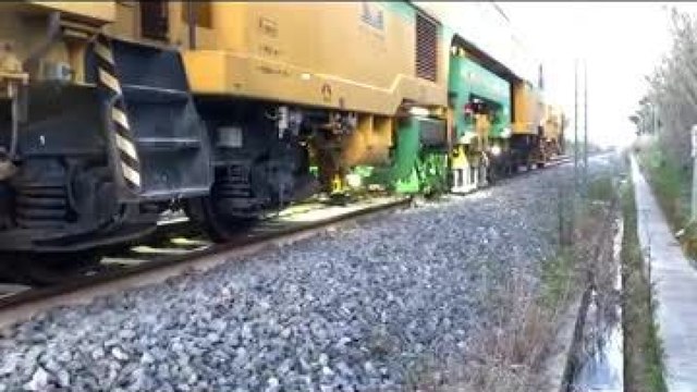 Frana di Petacciato, in corso i lavori per il ripristino della linea