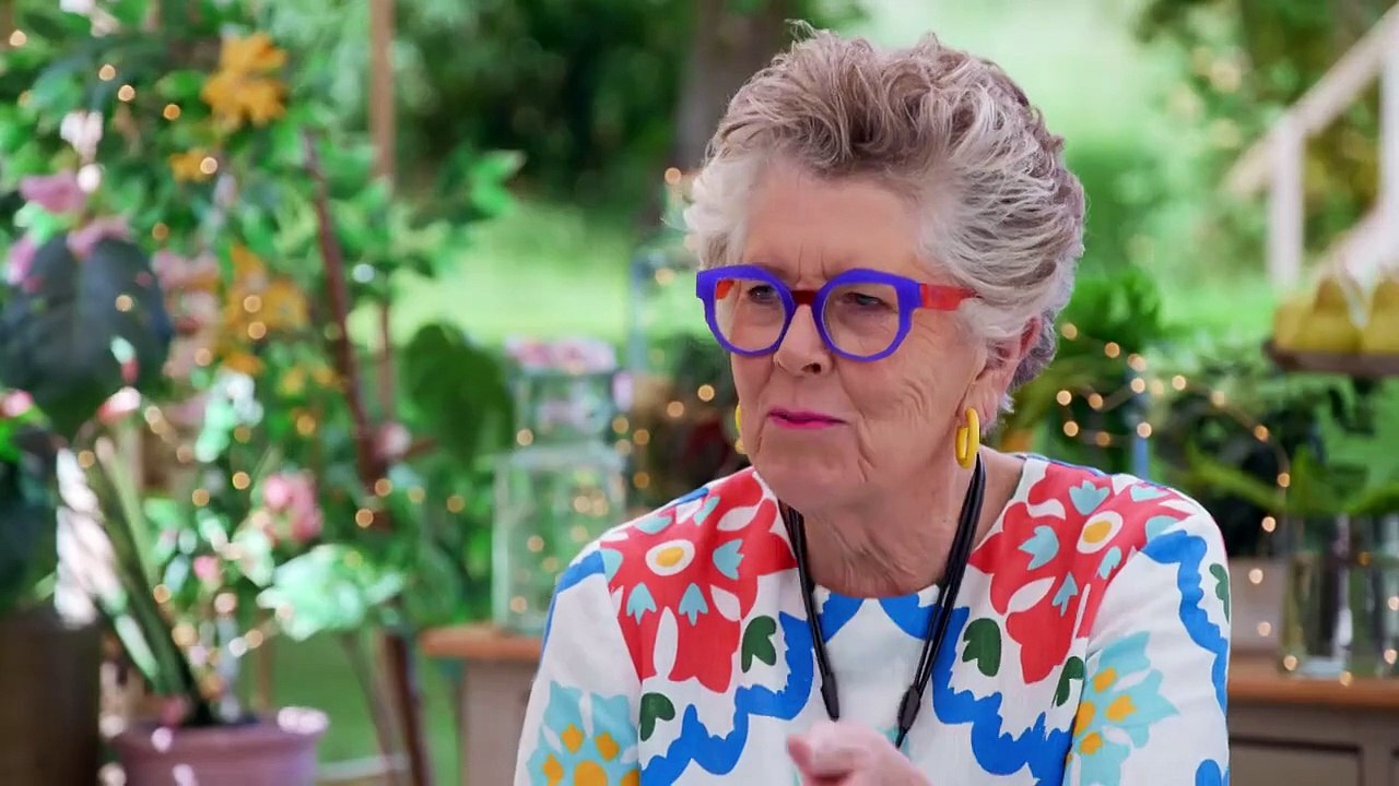 The Great British Bake Off - Season 16 Episode 7 - Meringue Week