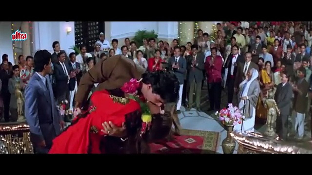 *Hum Raakta Chodee (1994) - Full Movie Download or Watch Online*  Genre: Romantic Comedy Starring: Govinda, Divya Bharti, Shakti Kapoor, Kiran Kumar Director: Sikander Bharti  Plot: Suraj (Govinda) एक गरीब लेकिन खुशमुख लड़का है जो एक अमीर परिवार की लड़की,