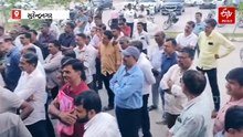 સુરેન્દ્રનગર: પાટડીમાં BLOનું કામ કરી રહેલા 195 શિક્ષકોને ચૂંટણીલક્ષી જવાબદારી પણ સોંપાઈ, સામુહિક રાજીનામાંની ચીમકી સાથે પ્રાંત કચેરીએ ધરણાં