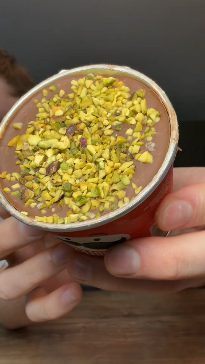 Dégustation recette Chocolat chips Pringles 😱✨ 3 recettes qu’on a faites dans la précédente vidéo : un paquet de chips de Dubai, un paquet de chips tout chocolat et un paquet de chips spéculos chocolat 😍✨