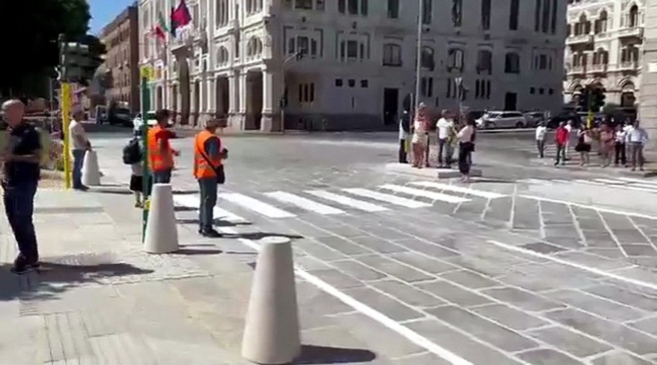 Cagliari, è ufficiale: via Roma riapre al traffico