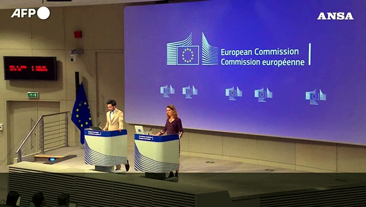 Ue: "La navigazione resti libera nello stretto di Hormuz, no a pedaggi"