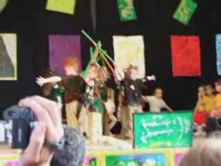 2008-0607 Sophie danse à l'école