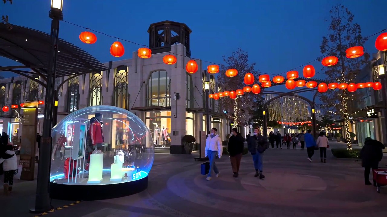 Festive Shanghai Shopping Streets Before Lunar New Year: First-Person POV Walk