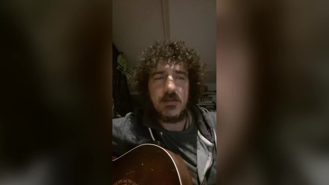 Andrea Rivera e la canzone dedicata a Mattia, il 16enne morto a Pasqua in un incidente: «Quel sorriso, quella battuta sulla Roma»