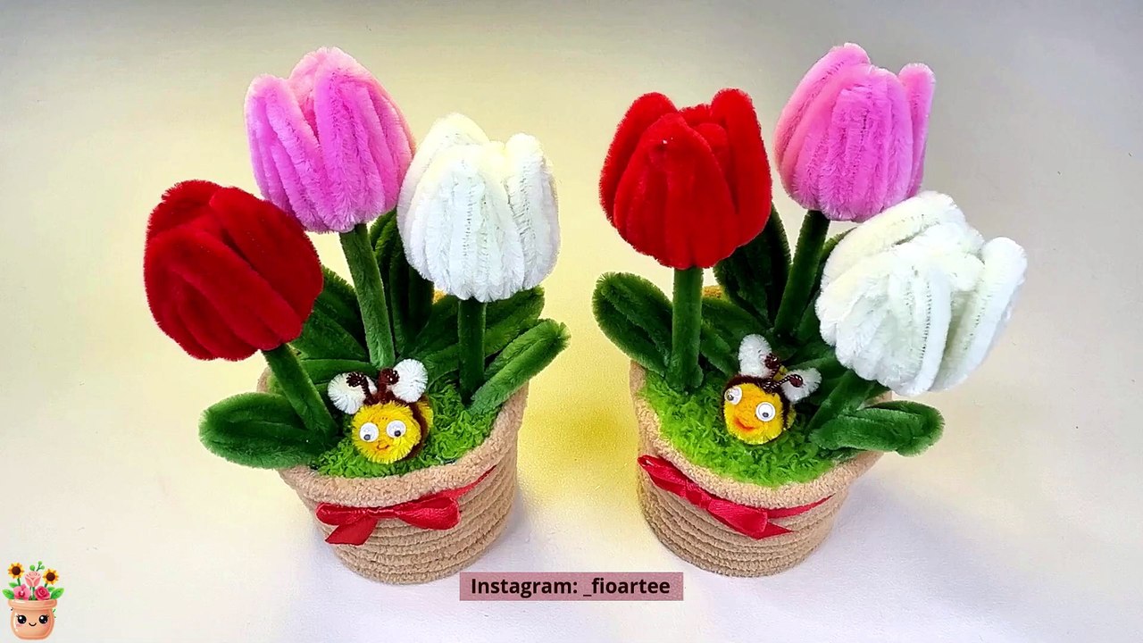 vasinho de tulipa abelinha