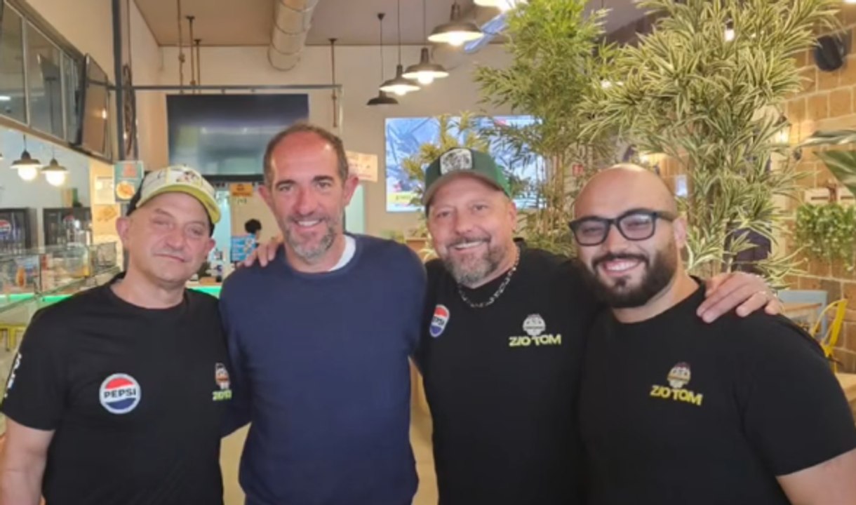 Mister Stellini show in paninoteca: sketch divertente tra panini e sorrisi