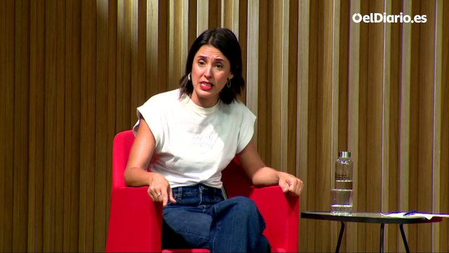 Irene Montero: Luchar por que las mujeres estemos vivas, tener salarios y alquileres dignos es decir viva España