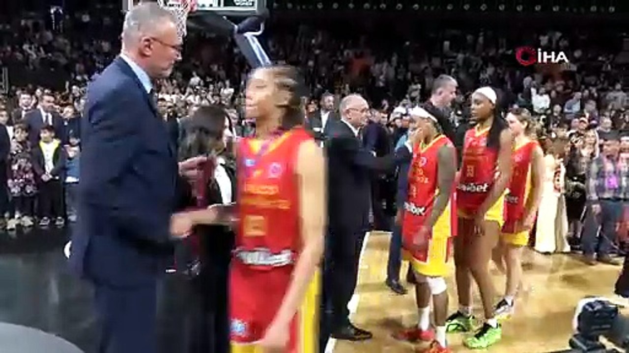 Bakan Bak, ÇBK Mersin’in şampiyonluk sevincine ortak oldu | Ajansspor | IHA