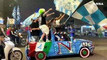 Napoli campione, caroselli di auto e motorini dei tifosi in citta'
