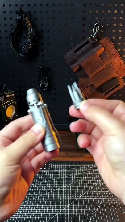 The GripNGo Driver | Titanium EDC Pocket Ratchet Screwdriver