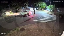 Câmera registra momento em que motociclista morre em acidente no Brasília