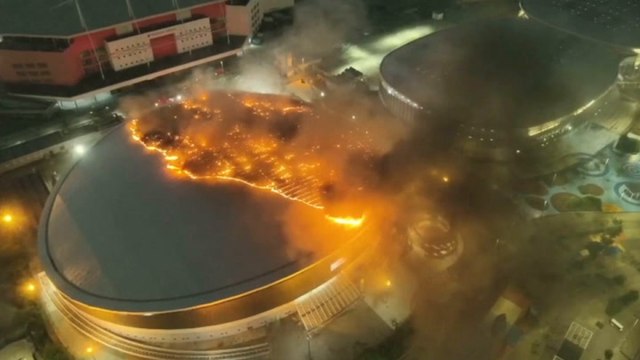 Rio de Janeiro, incendio devasta il velodromo olimpico