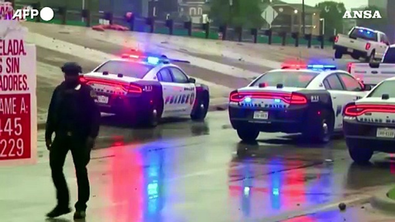 Spara sull'agenzia anti-immigrazione a Dallas, due morti