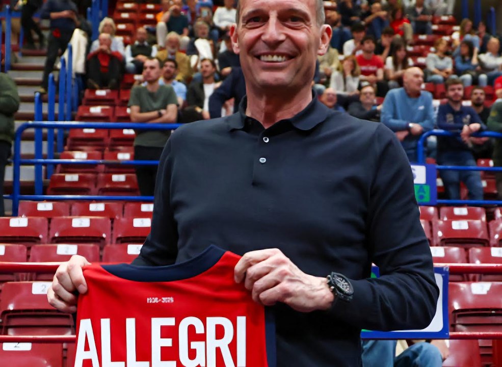 Voglia di Champions: Allegri spettatore al Forum per l'Eurolega di basket