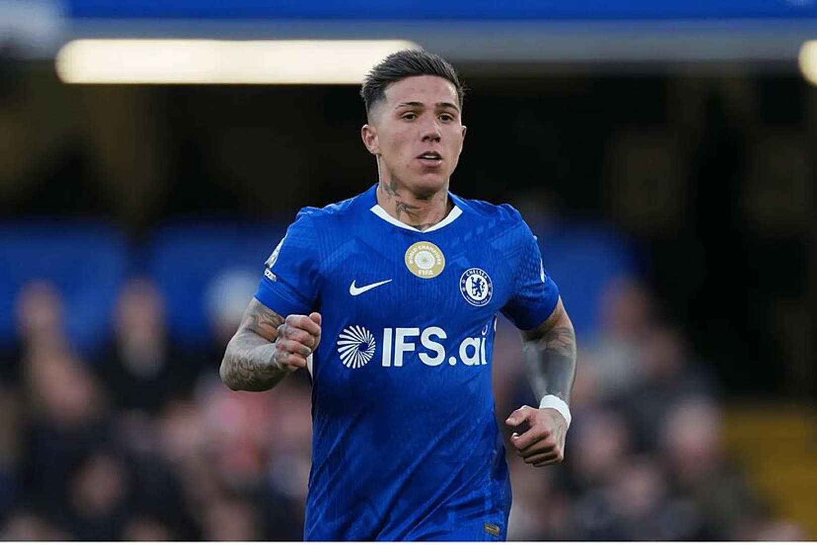 Se calman las aguas en el Chelsea: Enzo Fernández pide perdón