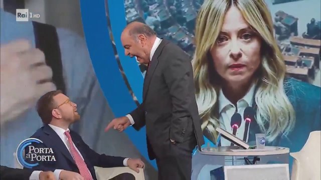 L'ira di Vespa per una battuta di Provenzano, il conduttore esplode in diretta: «Non glielo consento»