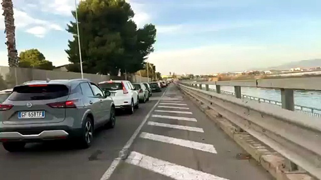 Incidente in viale Marconi, traffico paralizzato su tutte le strade della zona