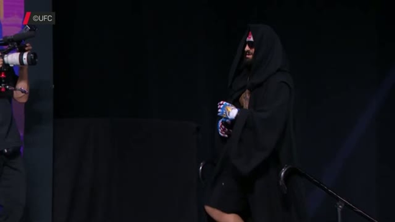 UFC 327 - Hokit fait encore le show lors de son face-à-face avec Blaydes