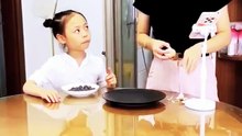 “Never Use Your Phone While Cooking… Watch This! 📱😱”