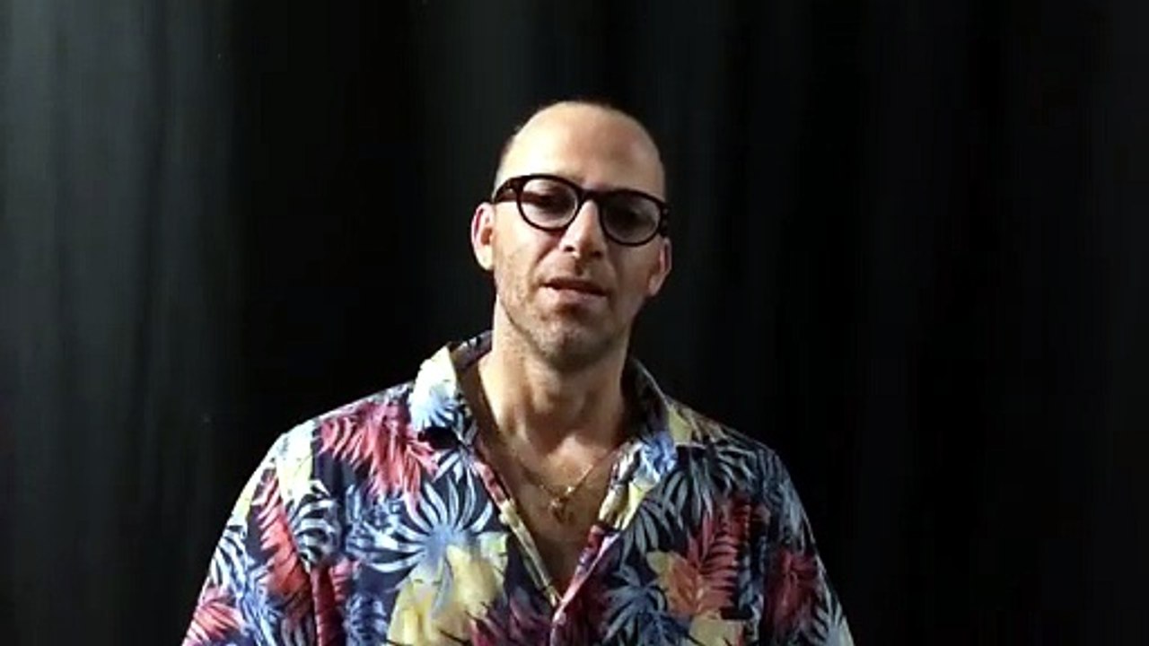 A Cagliari lo spettacolo di Leon Cino: il suo saluto ai lettori de L'Unione Sarda