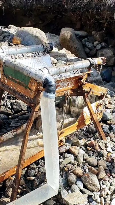 Simple way of finding gold with a sluice machine
