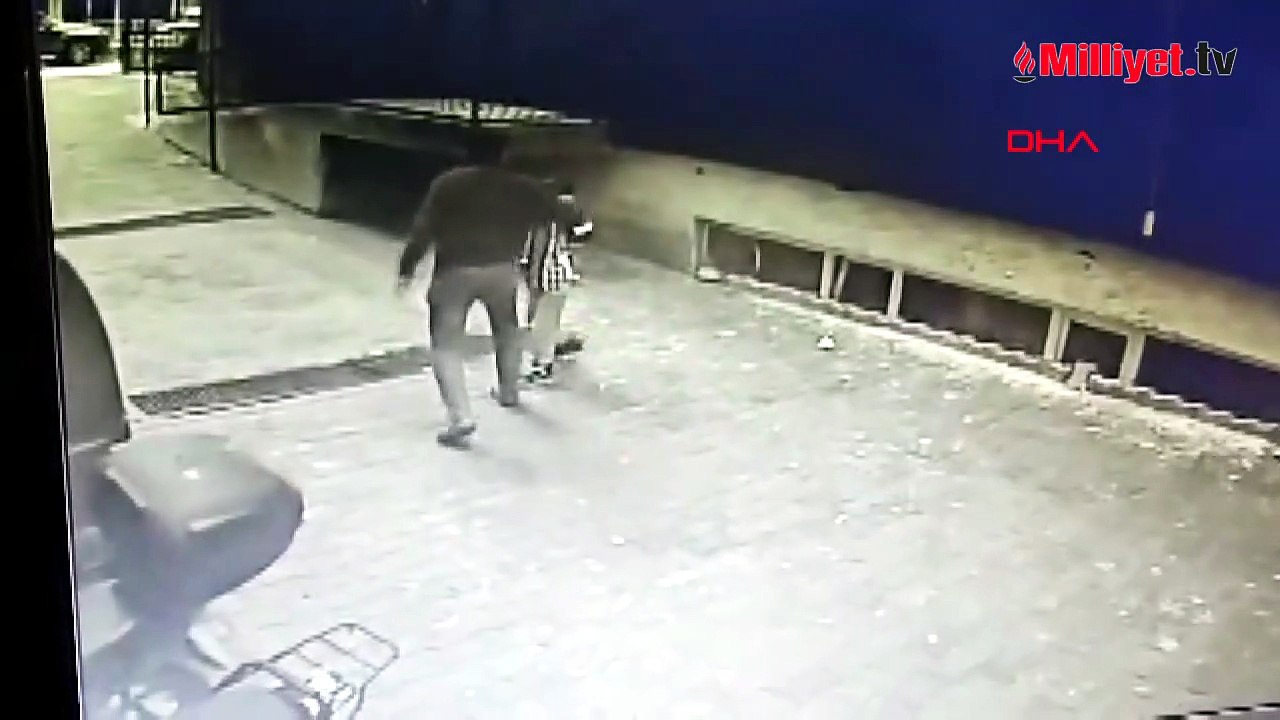 'Bahçeye zarar veriyorsun' dedi, 9 yaşındaki çocuğu dövdü