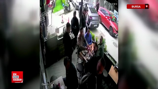 Restoranda nefes borusuna yiyecek kaçan kişiyi, Heimlich manevrasıyla kurtardı