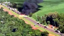 Imagens aéreas mostram incêndio em carreta na BR 277 em Céu Azul