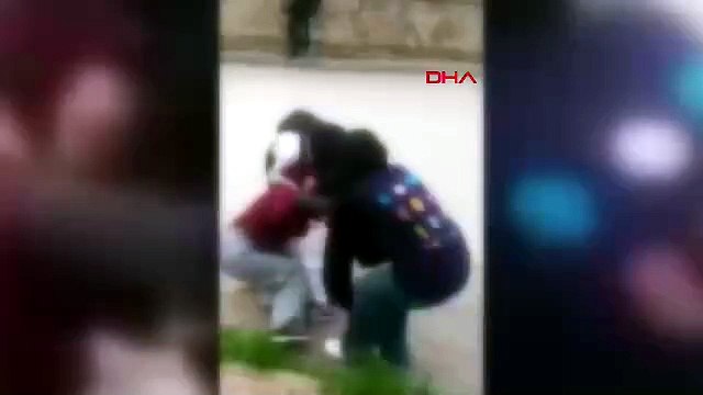 Akran zorbalığı durmuyor! Kız öğrenciye tekme tokat dayak kamerada