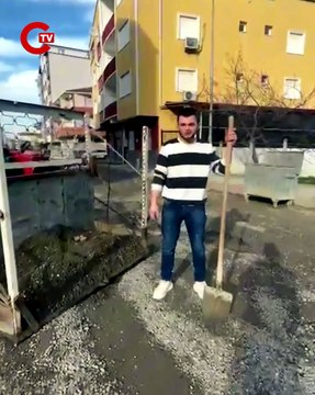 Sinop’ta bozuk yollara patates ekerek tepki gösteren vatandaş Elinde fidesi olan, patatesi olan varsa gelsin, eksin