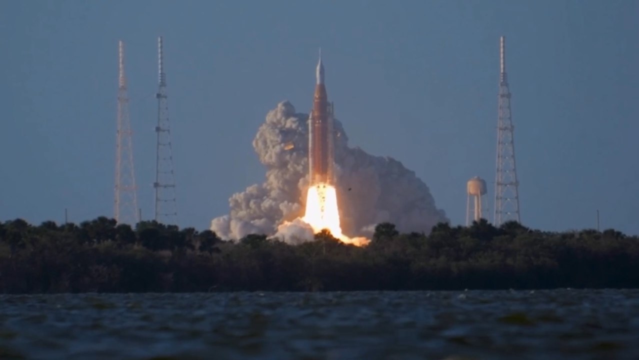 Artemis astronauts complete historic journey around the far side of the Moon