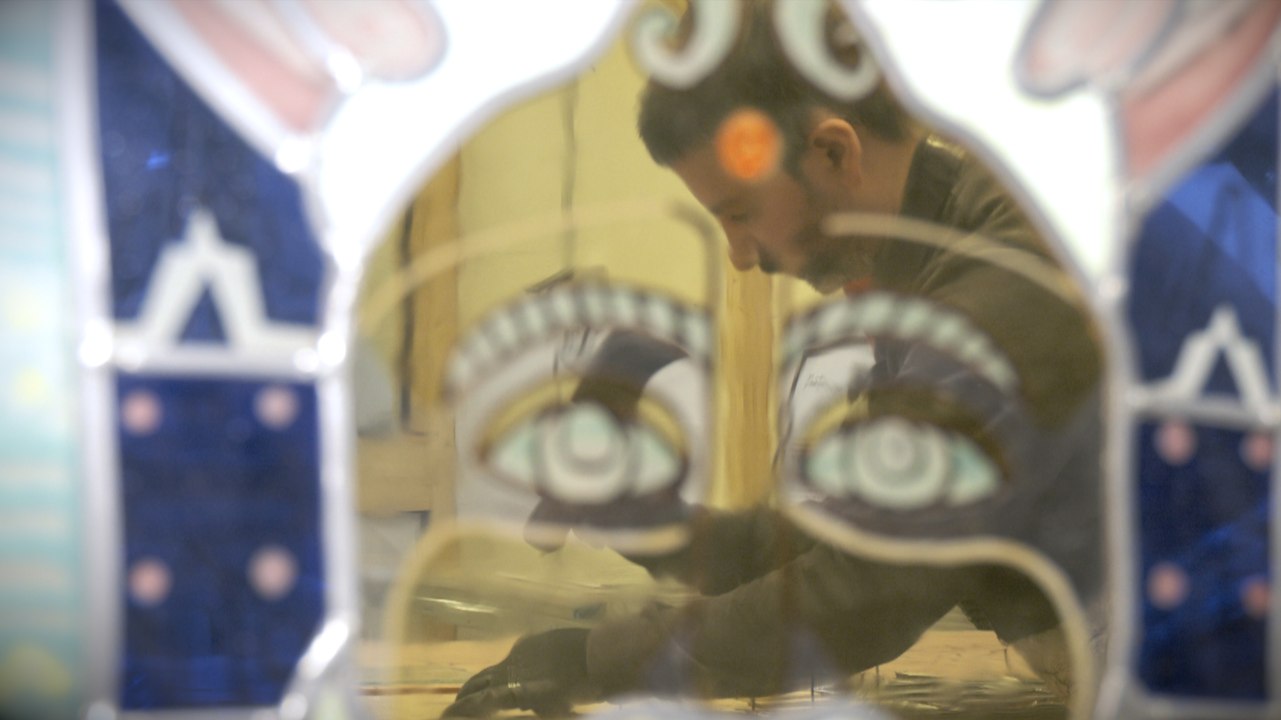 « Le mot vitrail est un mot magique » : un maître verrier dévoile les secrets de son atelier en Moselle