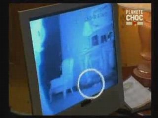 Fantôme filmé en infrarouge - Ghost filmed in infrared