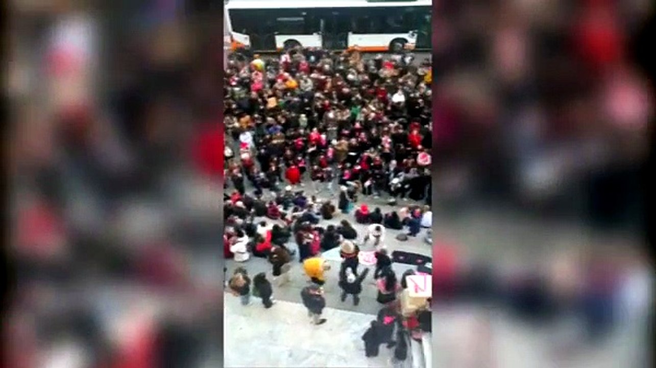 Cagliari, folla al Bastione contro la violenza sulle donne