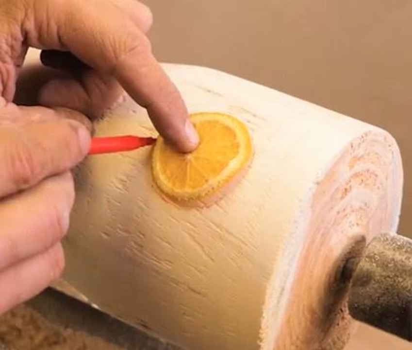 Vases créatifs : Transformez vos objets du quotidien en décorations uniques !