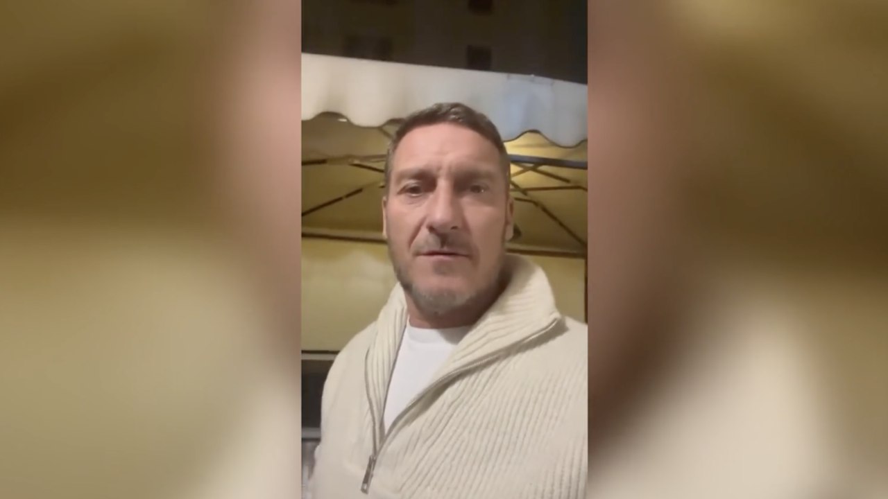 Bra, il video di Francesco Totti per la promozione della squadra e per il calciatore che poi è finito sotto inchiesta