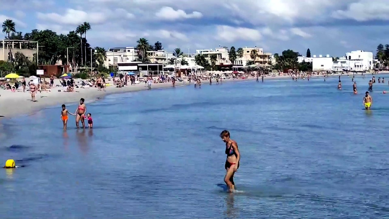 Coda d'estate in Sardegna, la spiaggia del Poetto